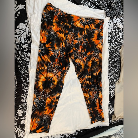 No Boundaries Other - Halloween 🎃 No Boundaries Orange and Black Web 
Leggings size 3x
